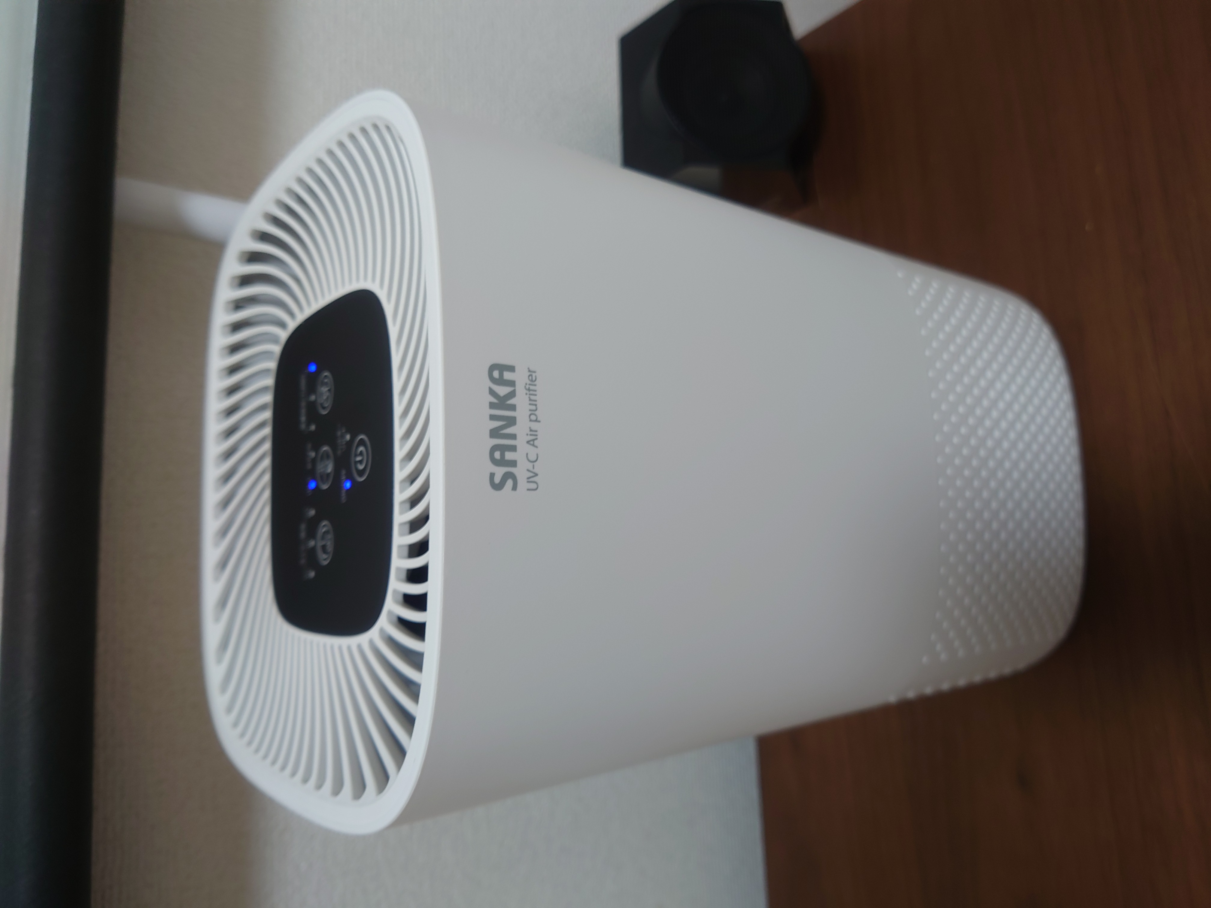 プロジェクター下に設置