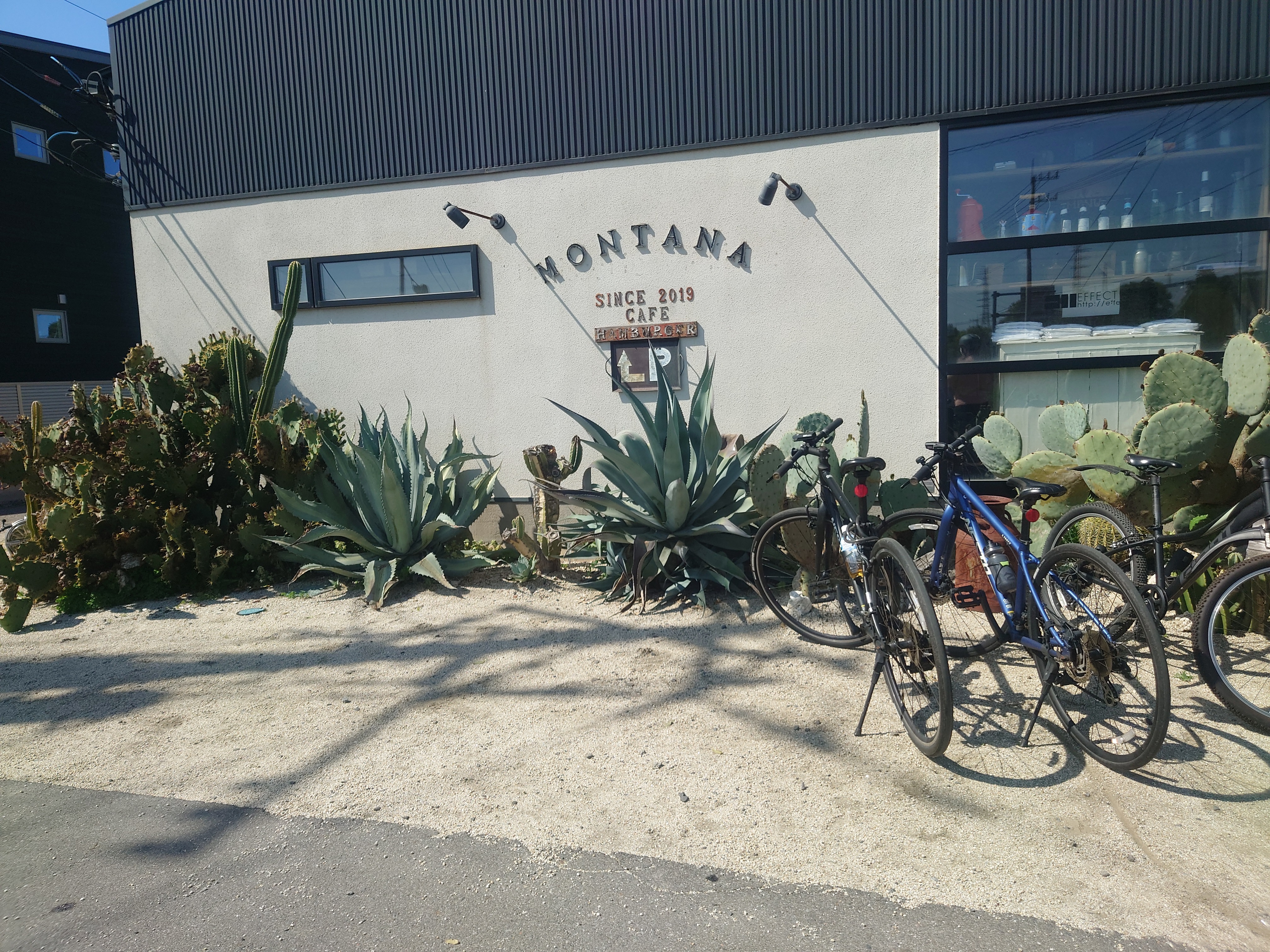 アメリカンなハンバーガーショップ外観