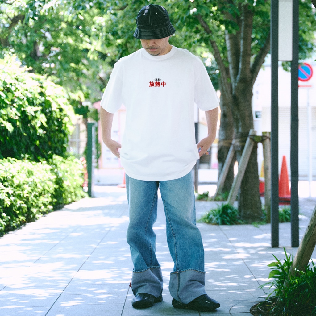 放熱中Tシャツ
